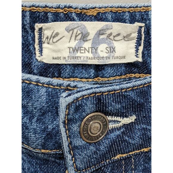 We The Free People Sz 26 Relaxed Straight Slouch Blue Frayed Hem Pockets Stretch - Picture 3 of 9